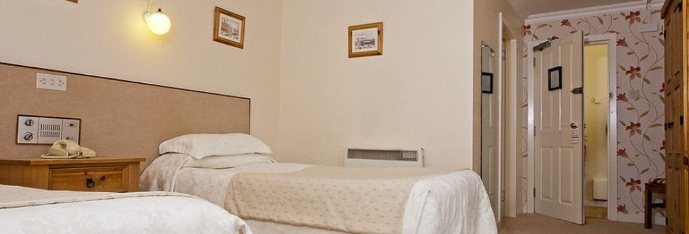 The Royal Hotel Tain Extérieur photo