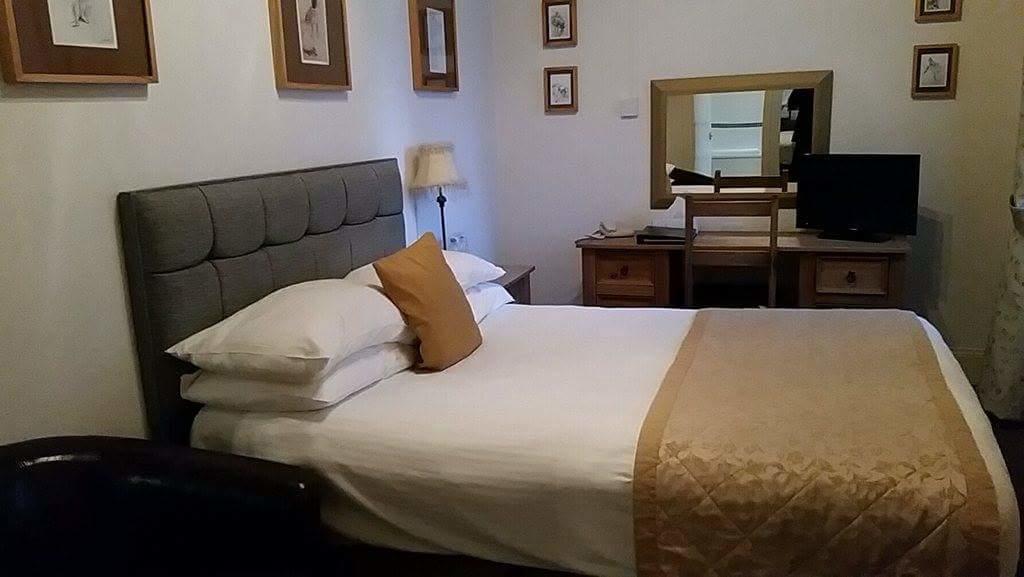 The Royal Hotel Tain Extérieur photo